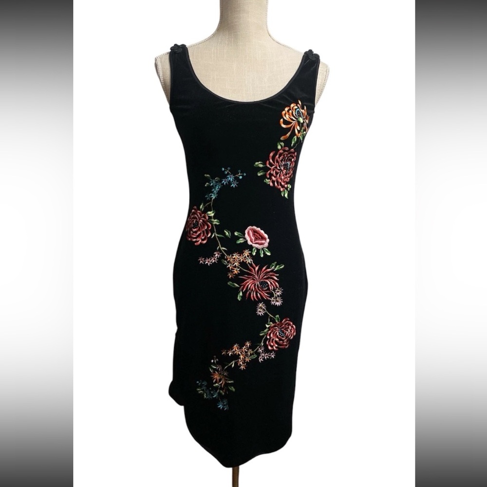 Vintage Betsey Johnson Black Velvet Embroidered Floral Detail Dress Sz 4 Stretch